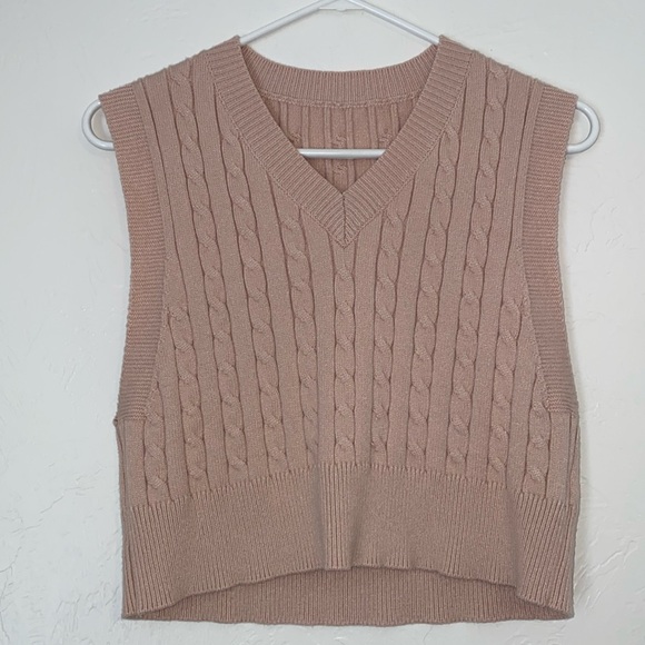 Women’s Dusty Pink Cropped Sweater Vest - Picture 1 of 4